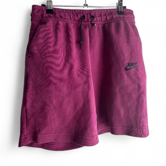 Nike Men's Tech Fleece Shorts size large - Picture 2 of 4